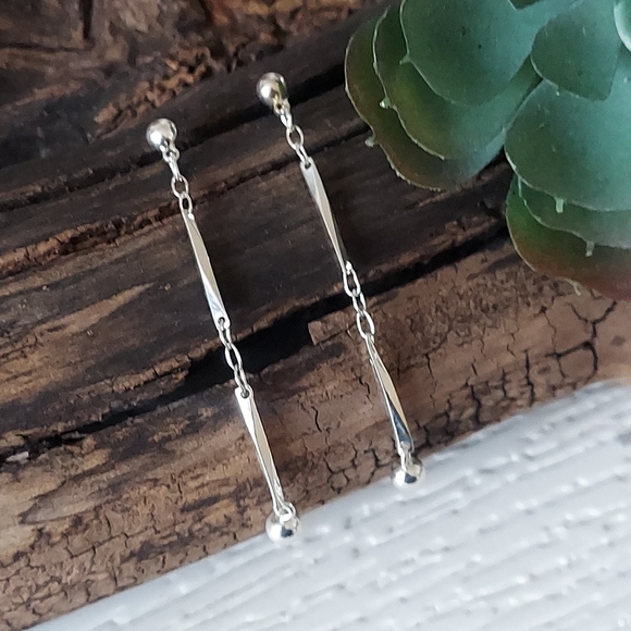 Jesi's Fashionz Jewelry - E1842 Minimalist Silvertone Dangle Bar Earrings
